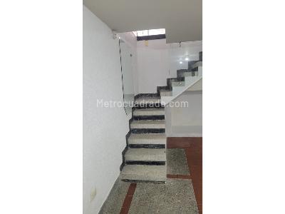 Casa de 4 alcobas en venta en Los Profesionales, Armenia, 237 m² · foto 7 de 9