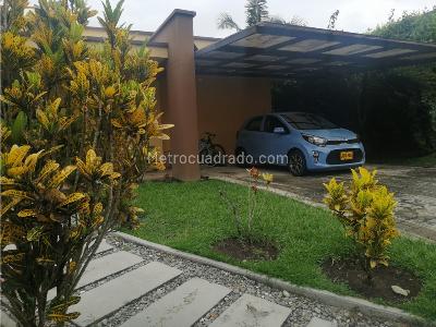 Casa de 3 alcobas en venta en El Caimo, Armenia, 228 m² · foto 2 de 5