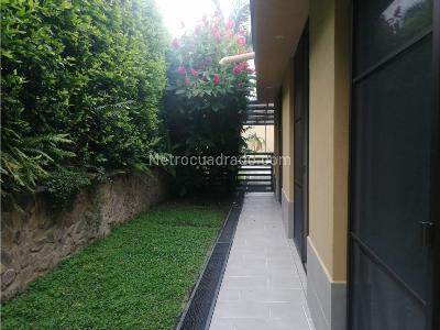 Casa de 3 alcobas en venta en El Caimo, Armenia, 228 m² · foto 4 de 5