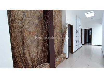 Casa de 5 alcobas en venta en Armenia, Armenia, 302 m² · foto 12 de 20