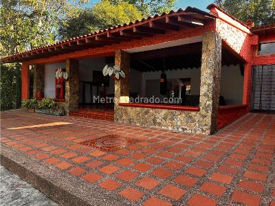 Casa de 5 alcobas en venta en Via Al Aeropuerto, Armenia, 700 m² · foto 2 de 20