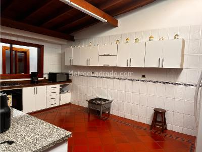 Casa de 5 alcobas en venta en Via Al Aeropuerto, Armenia, 700 m² · foto 3 de 20