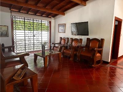 Casa de 5 alcobas en venta en Via Al Aeropuerto, Armenia, 700 m² · foto 6 de 20