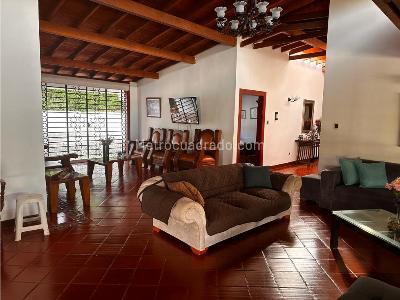 Casa de 5 alcobas en venta en Via Al Aeropuerto, Armenia, 700 m² · foto 7 de 20