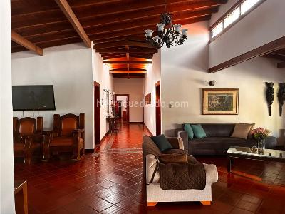 Casa de 5 alcobas en venta en Via Al Aeropuerto, Armenia, 700 m² · foto 10 de 20