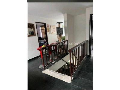 Casa de 4 alcobas en venta en Laureles, Armenia, 210 m² · foto 5 de 9