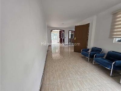 Casa de 3 alcobas en venta en Avenida 19 Al Norte, Armenia, 137 m² · foto 2 de 20