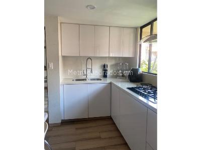 Casa de 3 alcobas en venta en Granada, Armenia, 171 m² · foto 3 de 20