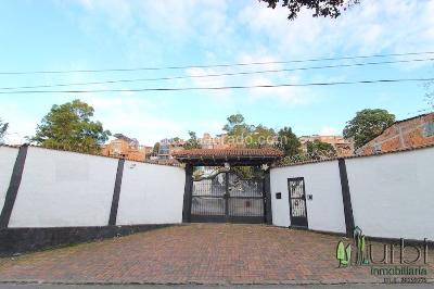 Casa de 4 alcobas en venta en Cerros De Suba, Bogotá, 700 m² · foto 11 de 12