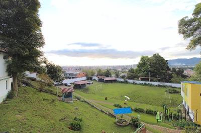 Casa de 4 alcobas en venta en Cerros De Suba, Bogotá, 700 m² · foto 2 de 12