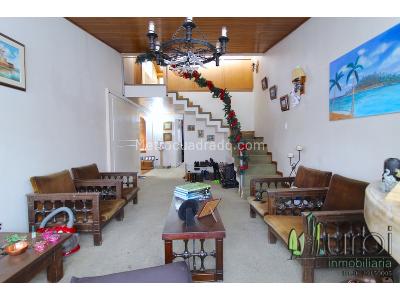 Casa de 5 alcobas en venta en Lisboa, Bogotá, 400 m² · foto 2 de 17