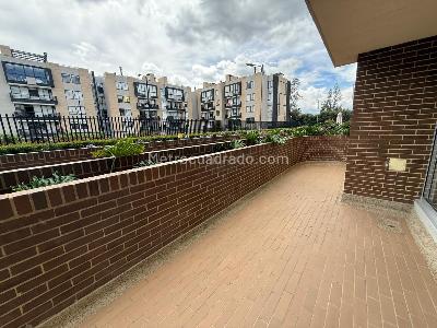 Apartamento de 2 alcobas en venta en Milla De Oro (Al Aldo Del C C Fontanar), Cajicá, 10 m² · foto 2 de 19