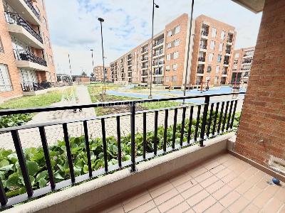 Apartamento de 3 alcobas en venta en Variante Cajica (Se Permuta Por Casa Mayor Valor), Cajicá, 95 m² · foto 4 de 16