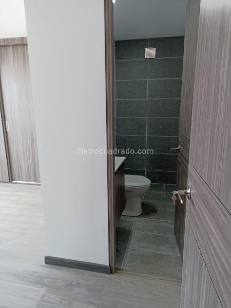 Piso – Bogotá, Florencia, Localidad Engativá - Más