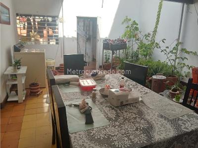 Casa de 4 alcobas en venta en La America, Medellín, 200 m² · foto 4 de 7