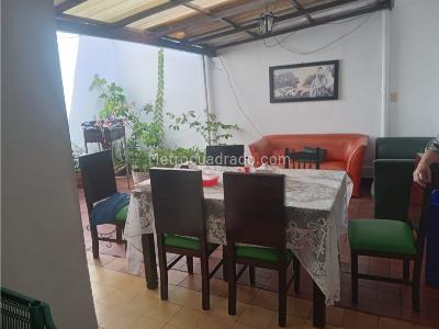 Casa de 4 alcobas en venta en La America, Medellín, 200 m² · foto 5 de 7