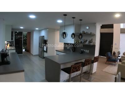 Casa de 4 alcobas en venta en Cañaveralejo, Sabaneta, 696 m² · foto 3 de 15