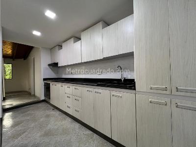 Apartamento en venta en El Poblado, Medellín · foto 8 de 20