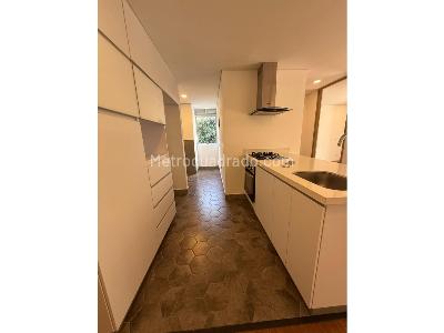 Apartamento en venta en El Poblado, Medellín · foto 4 de 16