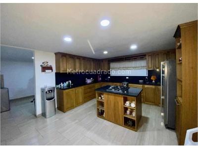 Casa de 5 alcobas en venta en Llanogrande, Rionegro, 1500 m² · foto 3 de 10