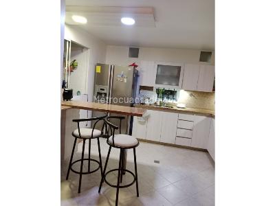 Apartamento en venta en La America, Medellín · foto 2 de 19