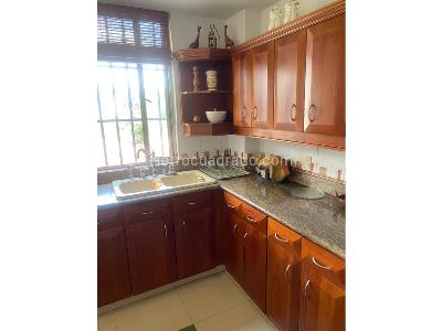 Casa de 3 alcobas en venta en El Carmelo, Sabaneta, 300 m² · foto 3 de 20