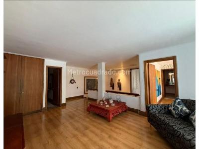 Casa de 4 alcobas en venta en San Lucas, Medellín, 370 m² · foto 8 de 16