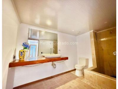 Casa de 4 alcobas en venta en San Lucas, Medellín, 370 m² · foto 9 de 16