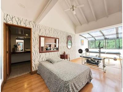 Casa de 4 alcobas en venta en San Lucas, Medellín, 370 m² · foto 11 de 16