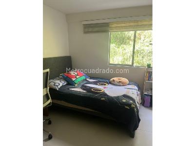 Apartamento de 3 alcobas en venta en Laureles, Medellín, 80 m² · foto 12 de 20