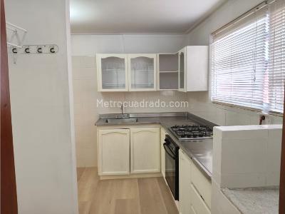 Apartamento de 3 alcobas en venta en Conquistadores, Medellín, 105 m² · foto 2 de 16