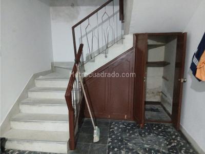 Casa de 5 alcobas en venta en La Almeria, Medellín, 264 m² · foto 8 de 12