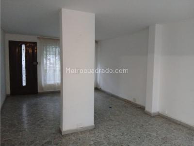 Casa de 5 alcobas en venta en La Almeria, Medellín, 264 m² · foto 9 de 12