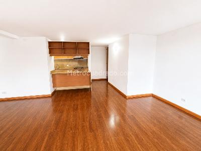 Apartamento de 2 alcobas en venta en Lagos De Cordoba, Bogotá, 80 m² · foto 4 de 20