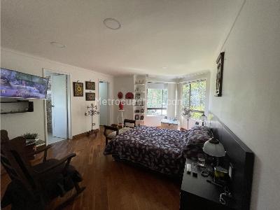 Apartamento de 3 alcobas en venta en El Poblado, Medellín, 204 m² · foto 11 de 19