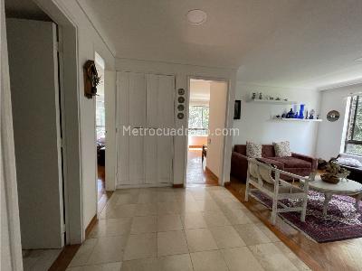 Apartamento de 3 alcobas en venta en El Poblado, Medellín, 204 m² · foto 12 de 19