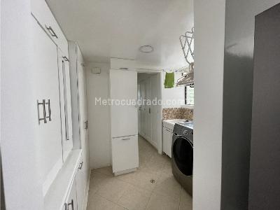 Apartamento de 3 alcobas en venta en El Poblado, Medellín, 204 m² · foto 13 de 19