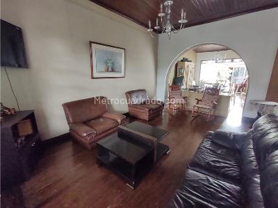 Casa de 5 alcobas en venta en Prado Centro, Medellín, 350 m² · foto 3 de 20