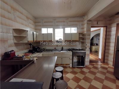 Casa de 5 alcobas en venta en Prado Centro, Medellín, 350 m² · foto 6 de 20