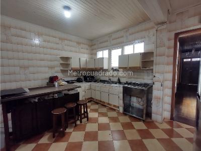 Casa de 5 alcobas en venta en Prado Centro, Medellín, 350 m² · foto 8 de 20