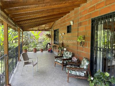 Casa de 3 alcobas en venta en Nororiente, Medellín, 800 m² · foto 10 de 14
