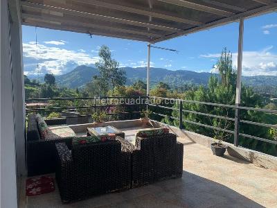 Casa de 4 alcobas en venta en Parque Principal Don Matias, Medellín, 420 m² · foto 12 de 20