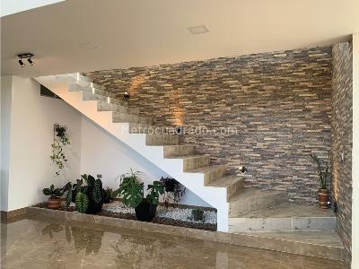 Casa de 4 alcobas en venta en Parque Principal Don Matias, Medellín, 420 m² · foto 15 de 20