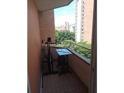 Apartamento de 2 alcobas en venta en 1er Parque Laureles, Medellín, 64 m² · foto 7 de 20