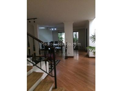 Casa de 5 alcobas en venta en Simon Bolivar, Medellín, 234 m² · foto 3 de 20