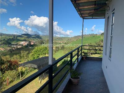 Casa de 4 alcobas en venta en A Cinco Minutos Del Parque, Medellín, 420 m² · foto 18 de 20