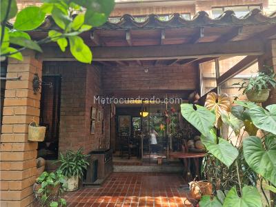 Casa de 5 alcobas en venta en El Poblado, Medellín, 248 m² · foto 4 de 20