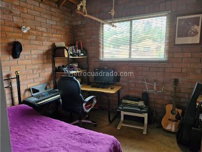 Casa de 5 alcobas en venta en El Poblado, Medellín, 248 m² · foto 11 de 20