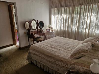 Casa de 5 alcobas en venta en El Poblado, Medellín, 248 m² · foto 16 de 20