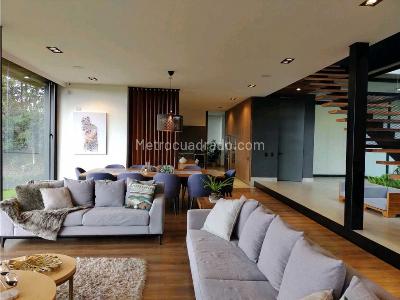 Casa de 4 alcobas en venta en Av Palmas Poblado, Medellín · foto 3 de 11